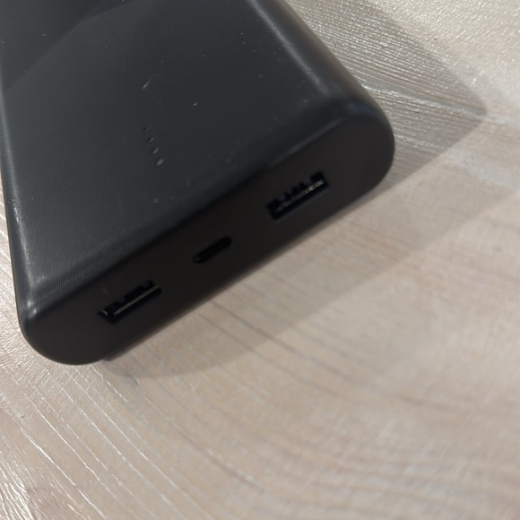 Black Portable Chargers - Picture 8 of 11